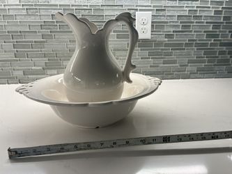 Haeger USA Basin & Pitcher Set