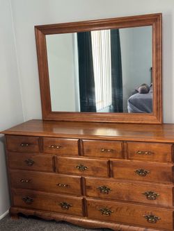 Ethan Allen used dresser. In very good condition.