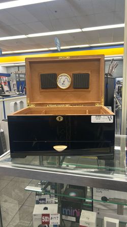 Humidor Supreme Cigar Box