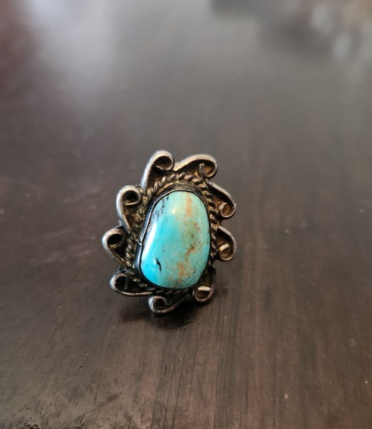 Beautiful Vintage Sterling Silver TURQUOISE Ring Size 5