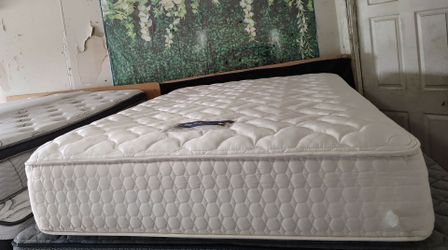Queen Size Mattress (Colchón Queen Size)