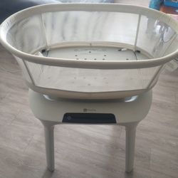 4Moms MamaRoo Sleep Bassinet
