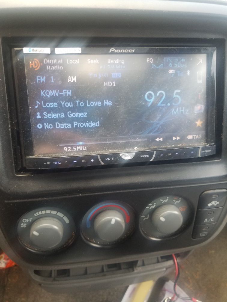 Double din touch screen radio