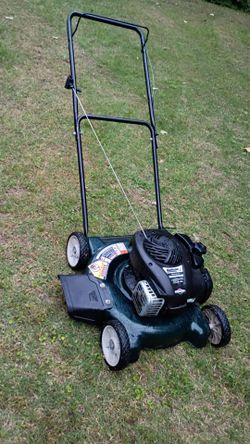 2025 Bolens 450 mower   great condition works