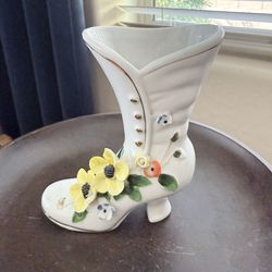 Victorian Lady’s boot Vase 3D florals