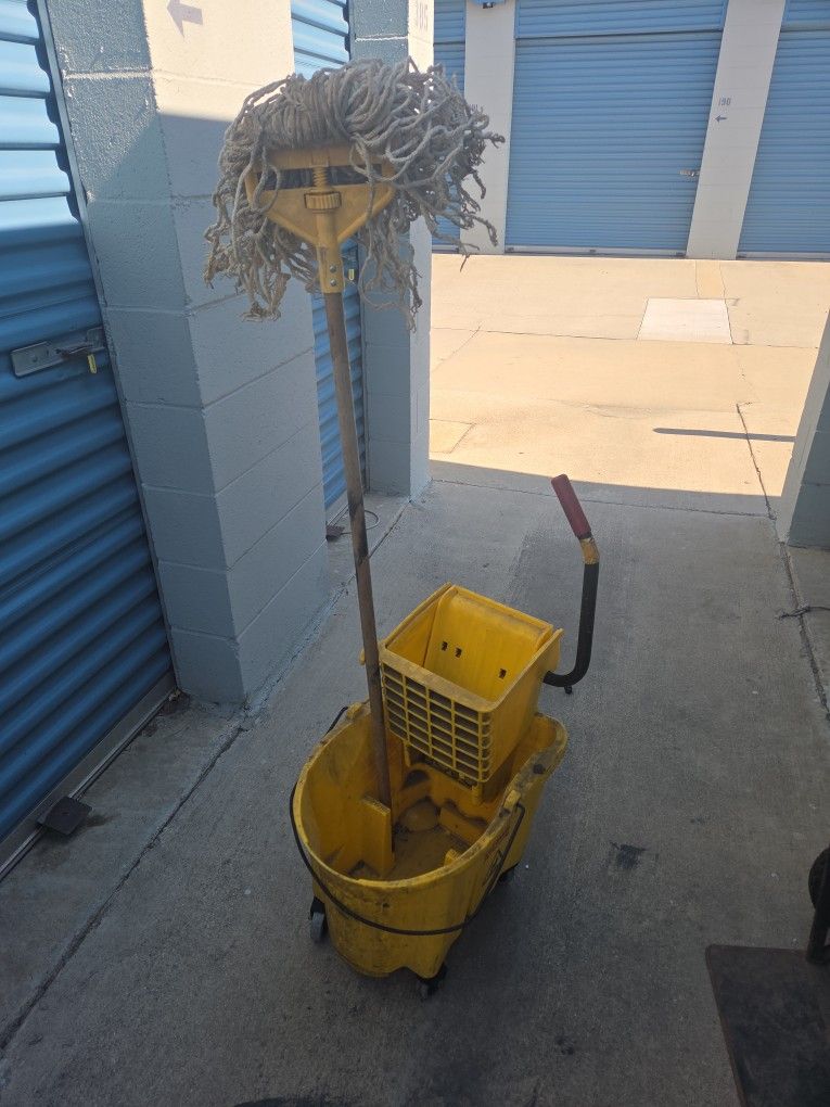 Commercial Mop Bucket