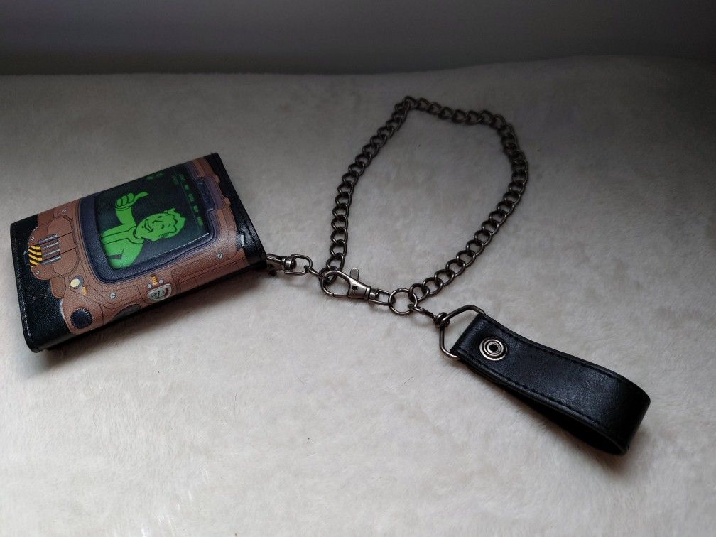 Vault Boy Fallout 4 Trifold Leather Wallet with Chain