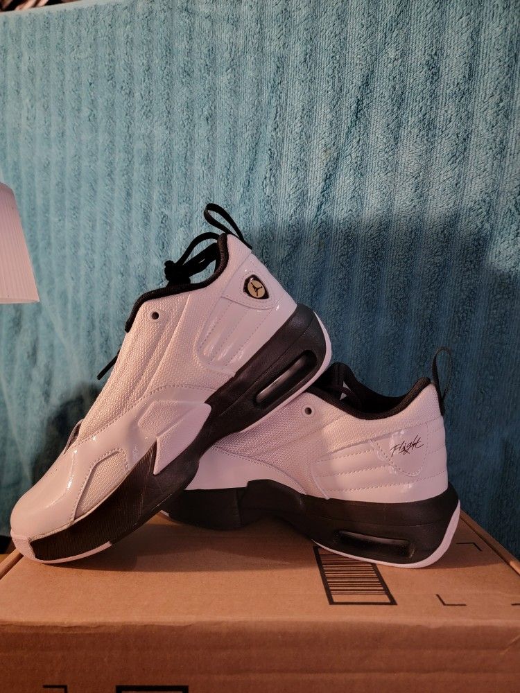 Jordan Aura 6 Sz. 5 Youth 6.5 Wms
