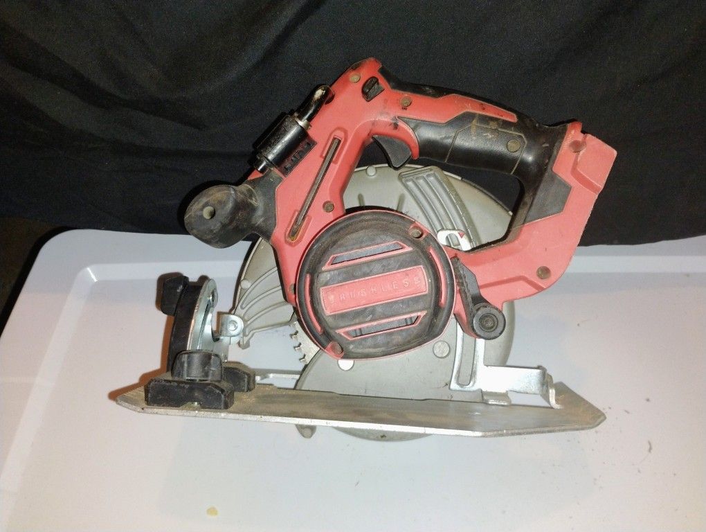 Milwaukee M18 Saw