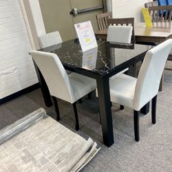 5pc Dinning Table Set $399