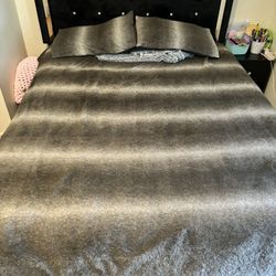 Queen Size Bed Set