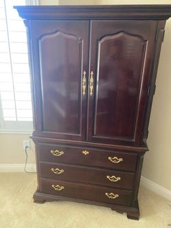 Three piece bedroom set