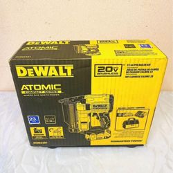 New DEWALT DCN623D1 20V MAX 23 GA Pin Nailer Kit w battery and charger with bag new