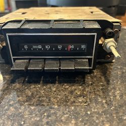 Vintage GM Delco Radio