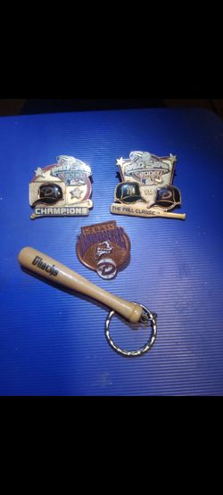 Az diamondbacks world series pins and bat