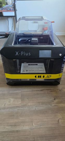 Qidi x-plus 3d printer enclosed