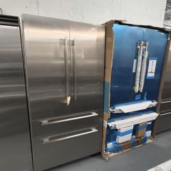 Thermador Freedom 42” French Door Refrigerator with ThermaFlex™ Drawer  Like New 2024 Price Today: $7,599  Beautiful premium built-in Thermador refrig