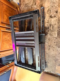 Full Motion TV Wall Mount Bracket