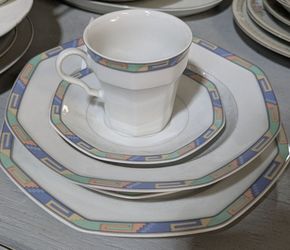 Christopher Stuart Southwest 62 Piece Dinnerware- PLEASE READ DESCRIPTION