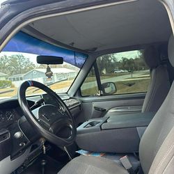 Pick up truck