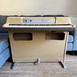 Early 1968 Wurlitzer 206 Just Serviced - SUPER CLEAN!