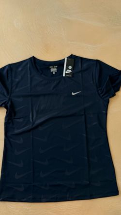 Large Nike sport top