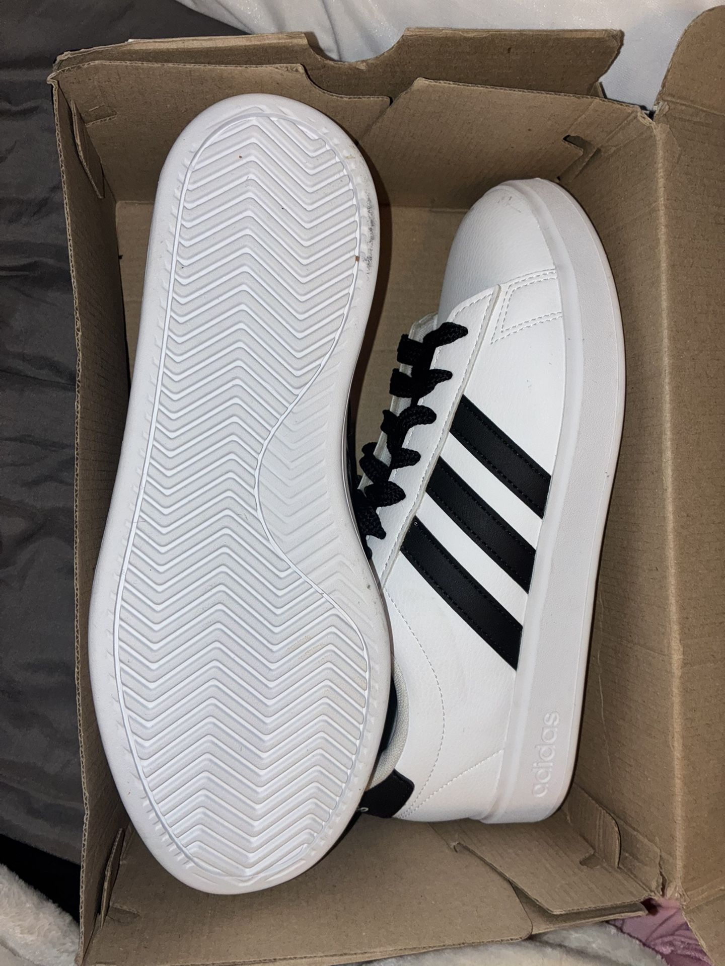 Adidas’s Men Size 9