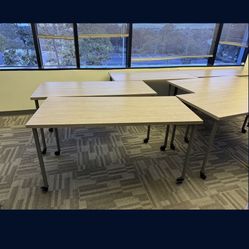 Knoll®️ Rolling Conference Table/ Work Station With Caster In Maple