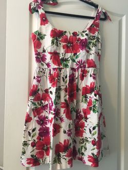 White red dress with clutch