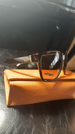 Oscar De La Renta Shades