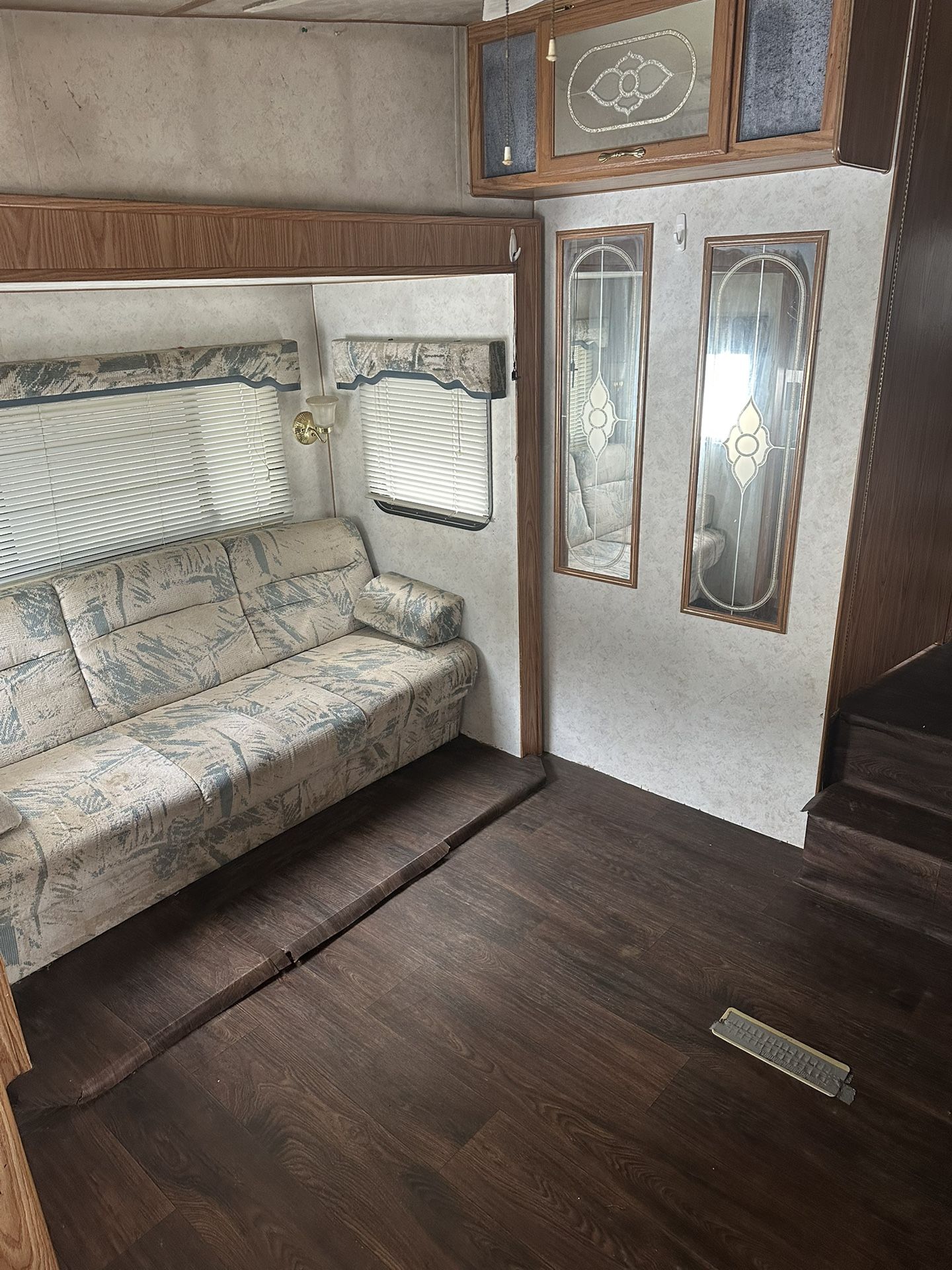 5th Wheel RV For Sale ( Accepting reasonable Offer)