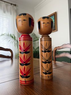 Japanese Kokeshi dolls. Set of 2 Signed