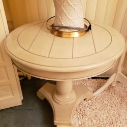 Round End Table