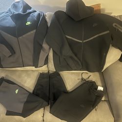 Nike Tech Sweatsuits Size Large New 