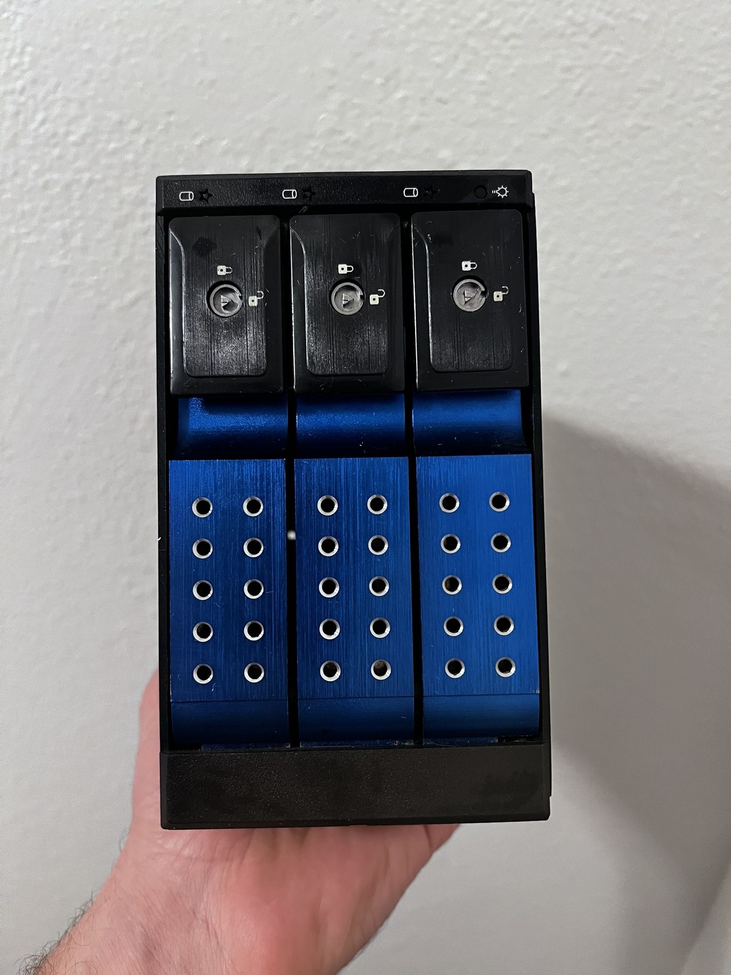 iStarUSA Group Component and Others (BPN-DE230SS-BLUE)