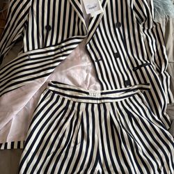 Claudia Pierrot short suit 