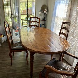 Custom Crafted Dining Table With 4 Chairs And 1 Leaf
