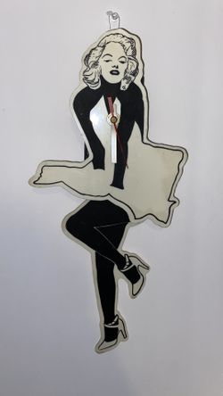 Marilyn Monroe clock