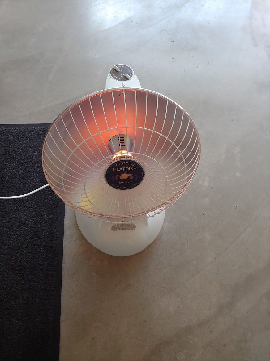 Presto heat dish works perfect really puts out the heat. Sold at Costco