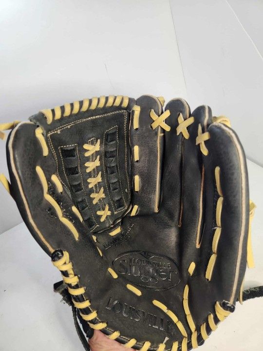 Louisville Slugger 14" Baseball/Softball Glove Mitt RHT Right Hand Throw Genesis