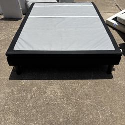 *FREE DELIVERY* Leggett & Platt Queen Size Adjustable Bed Frame