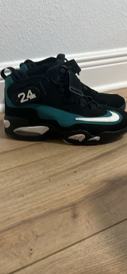 Ken Griffey Junior shoes