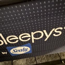Sealy’s Queen Size Mattress WITH TOPPER AND ADJUSTABLE BASE! 