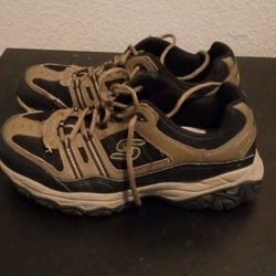 Size 10.5 Men's Sketchers 