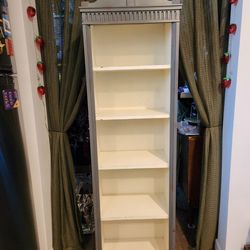 Shelf/cabinet