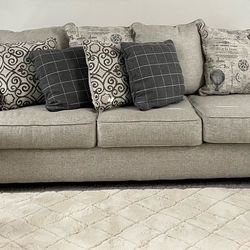 94" Valletri Sofa