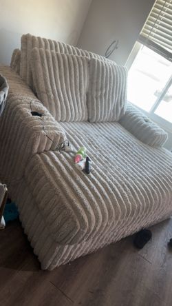 VIRAL EXTRA LARGE LOUNGE CHAIR