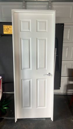 Interior door 28x80 right hand