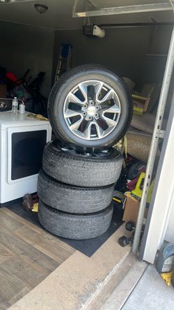 2025 z71 wheels new set