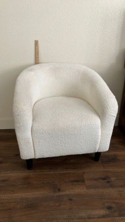Small cream boucle chair
